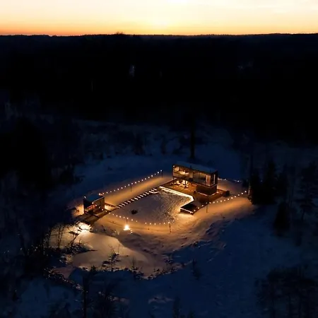 Ojasaaro Glass With Sauna & Hot Tub *