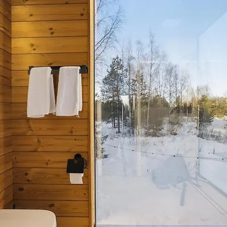 Ojasaaro Glass With Sauna & Hot Tub Villa Lueuetsepa