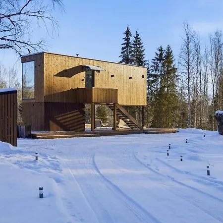 Ojasaaro Glass With Sauna & Hot Tub Villa