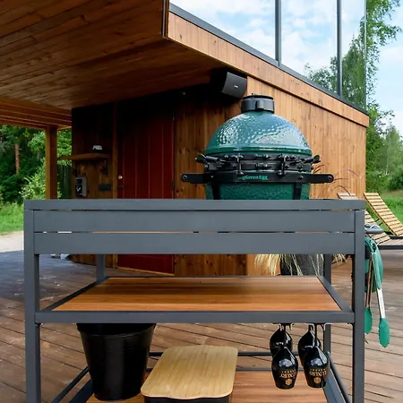 Ojasaaro Glass With Sauna & Hot Tub Villa