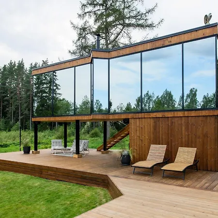 Ojasaaro Glass With Sauna & Hot Tub Villa