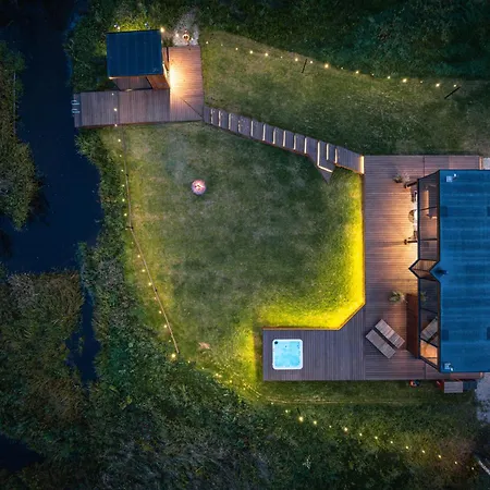 Villa Ojasaaro Glass With Sauna & Hot Tub Lueuetsepa